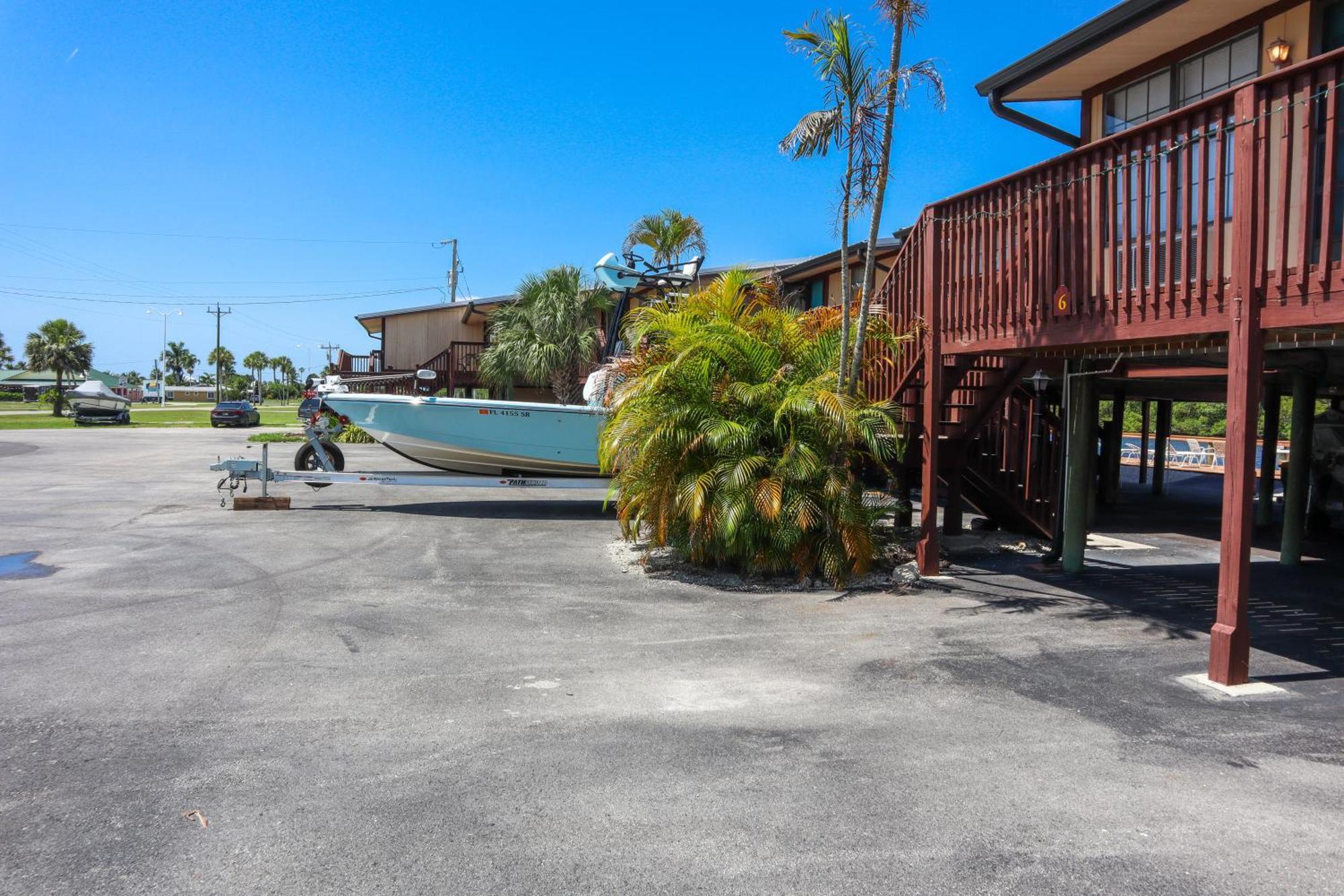 River Wilderness Waterfront Cabins 大沼泽地市 外观 照片