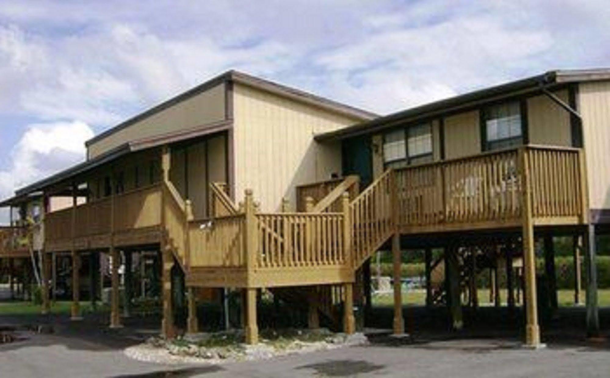 River Wilderness Waterfront Cabins 大沼泽地市 外观 照片