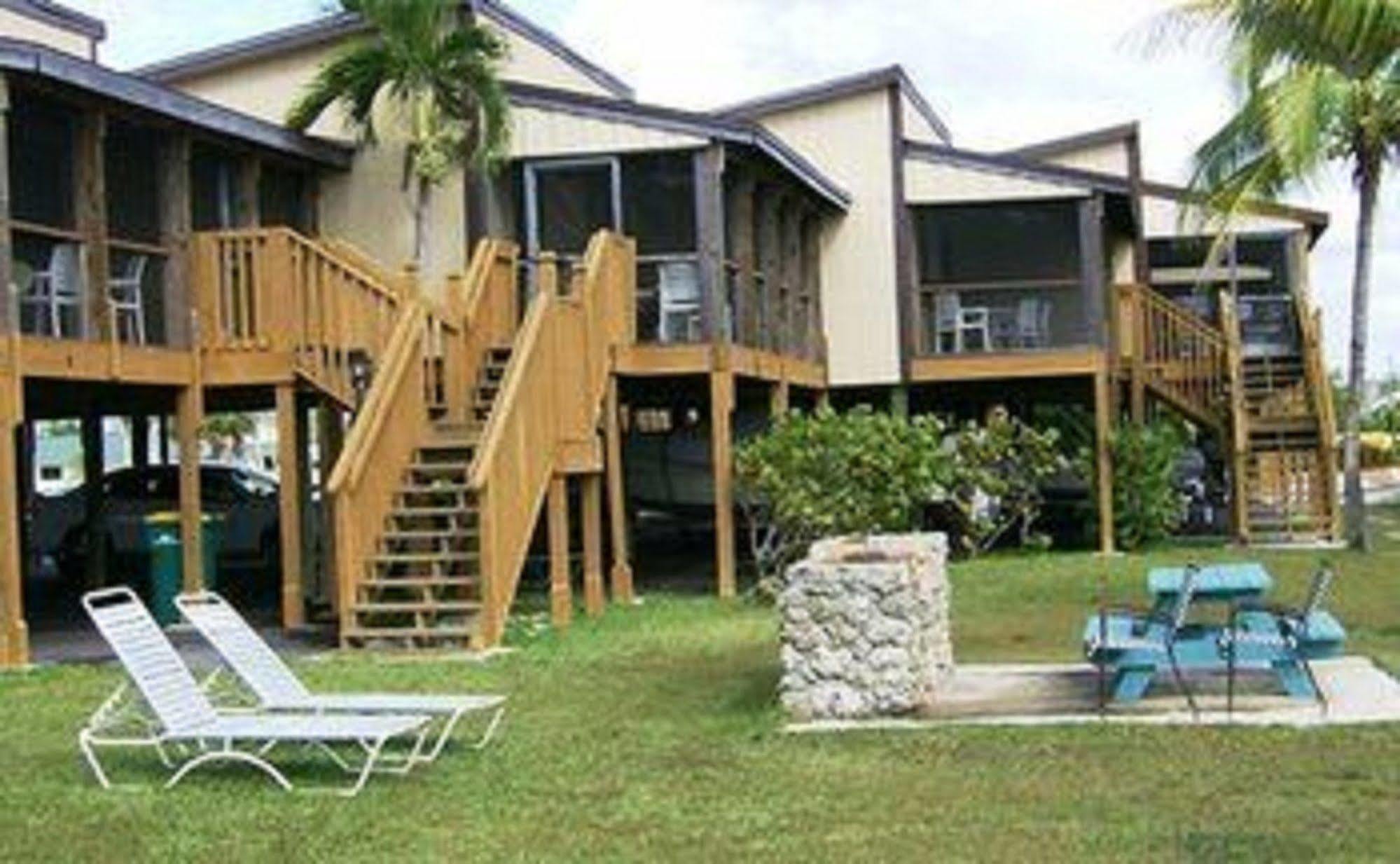 River Wilderness Waterfront Cabins 大沼泽地市 外观 照片